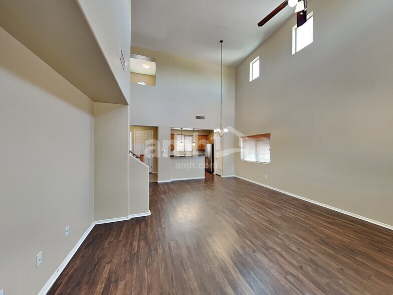 Building Photo - 12979 N Sabal Palm Way