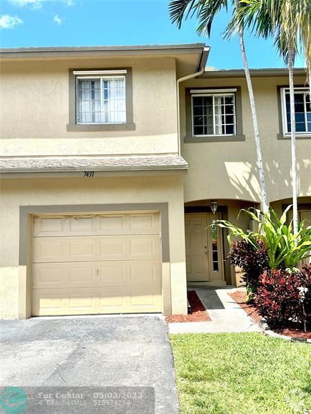 Building Photo - 7431 SW 8th Ct