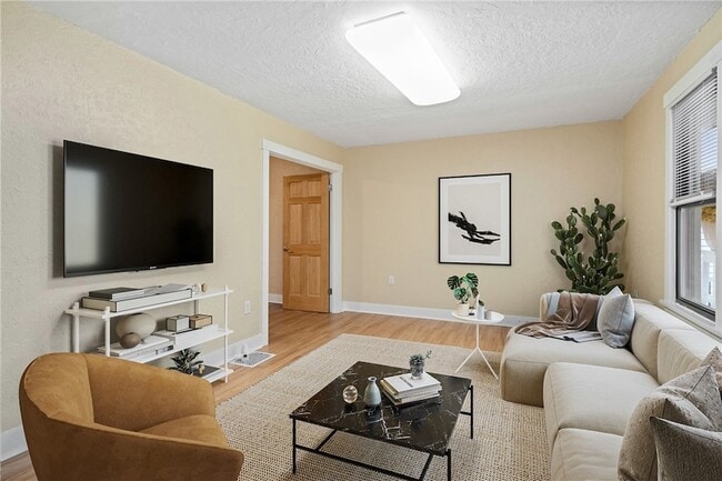 Building Photo - 3612 Main St