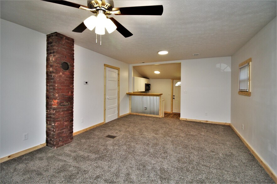 Building Photo - 4634 Southcrest Dr