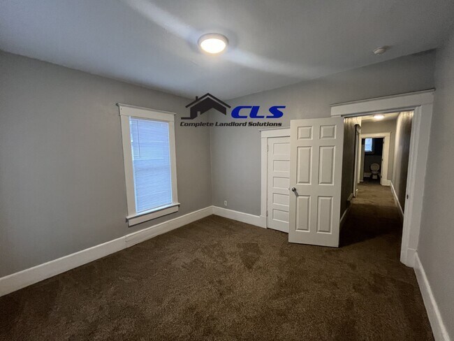 Building Photo - 1616 S 4th St