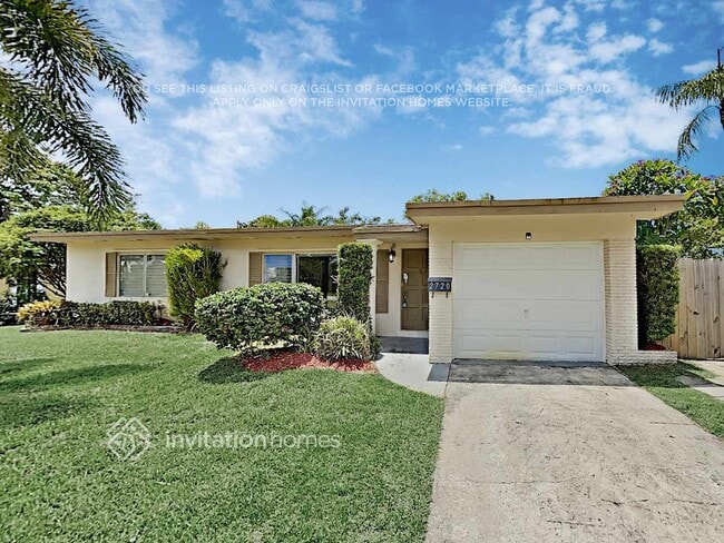 Building Photo - 2720 SW 15th Ct