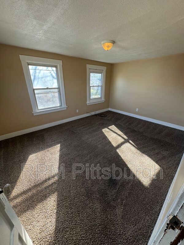 Building Photo - 601 Farnsworth Ave