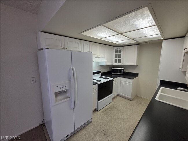 Building Photo - 241 Misty Isle Ln