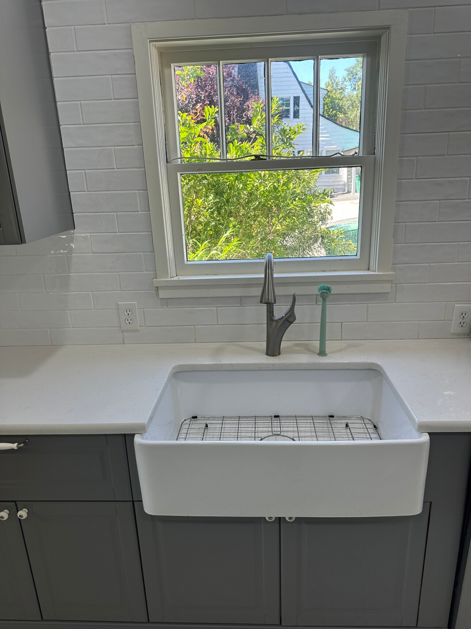 Big sink - 1045 Pacific Ter