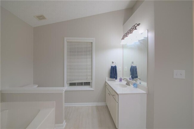 Building Photo - 2013 Ridgestone Landing SW