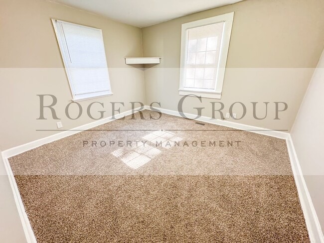 Building Photo - 516 N Clark St