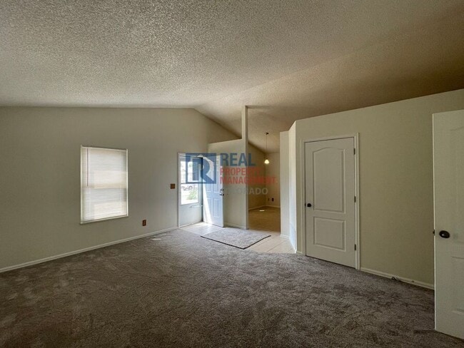 Building Photo - 4945 Marabou Way