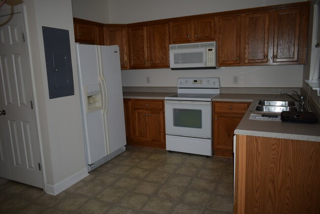 Building Photo - 3535 Bell Rd