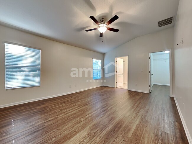 Building Photo - 603 Glendale Ln