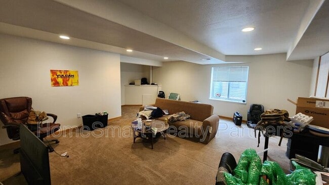 Building Photo - 203 W Coal Creek Dr