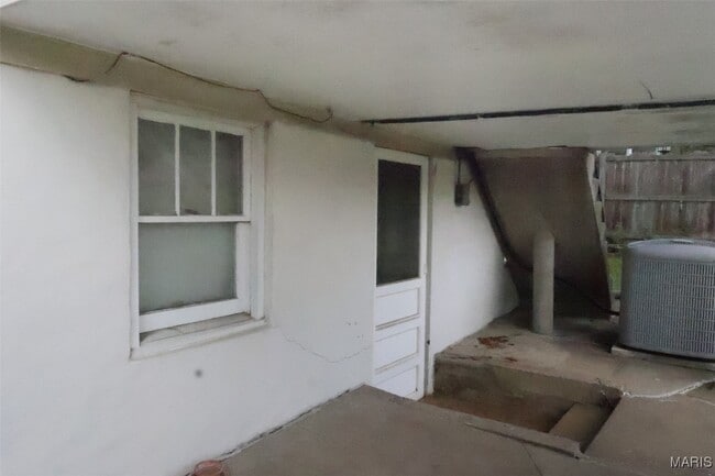 Building Photo - 6418 Hoffman Ave