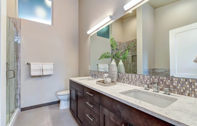 Building Photo - 14920 Manor Way