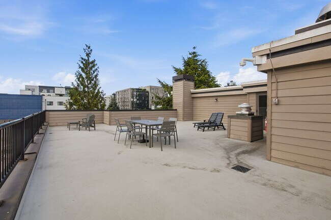 Building Photo - 4831 Fauntleroy Wy SW