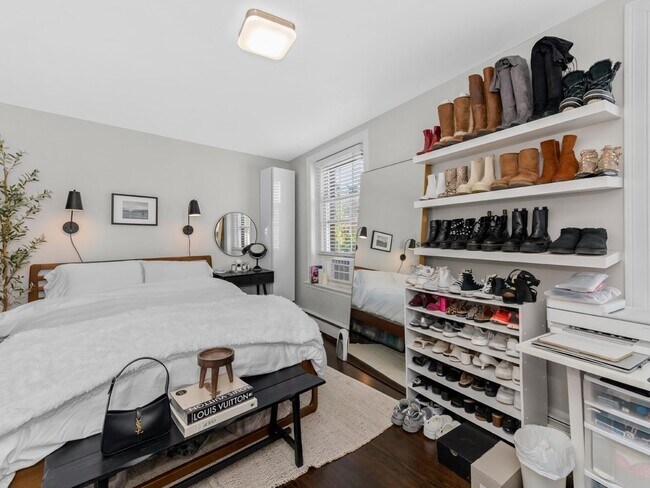 Building Photo - 83 Main St