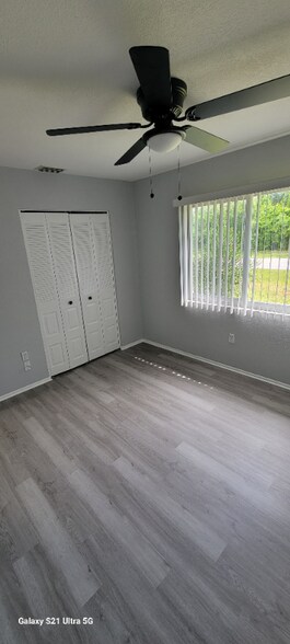 Building Photo - 2498 Lakeshore Cir