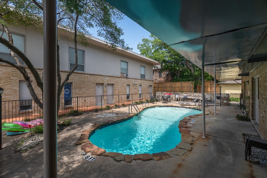 Pool + Grilling Area + Firepit - 4330 Bowser Ave
