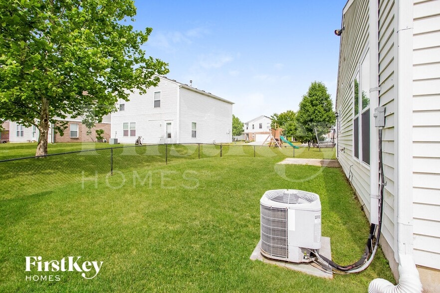 Building Photo - 744 Adagio Dr