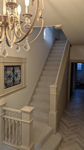 Building Photo - 347 Spahr St