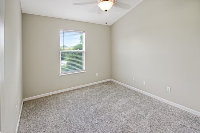 Building Photo - 139 Stonewall Creek Dr