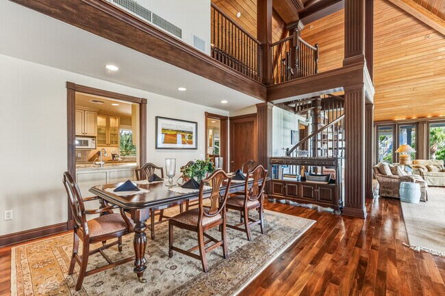 Building Photo - 1600 Treasure Ln