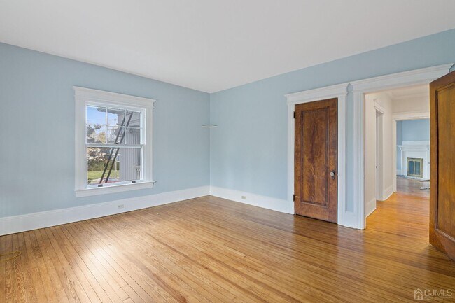 Building Photo - 6 E Union Ave