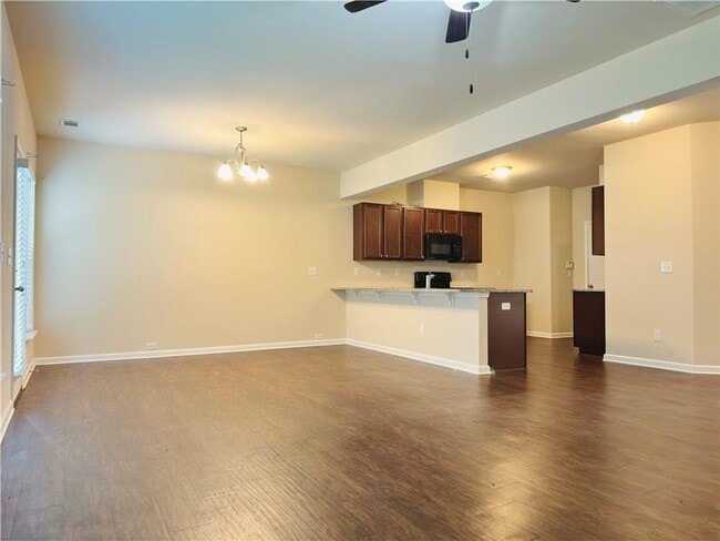 Building Photo - 244 Highland Pointe Cir E