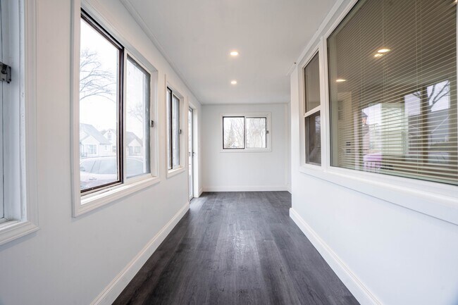 Building Photo - 361 Adams Ct