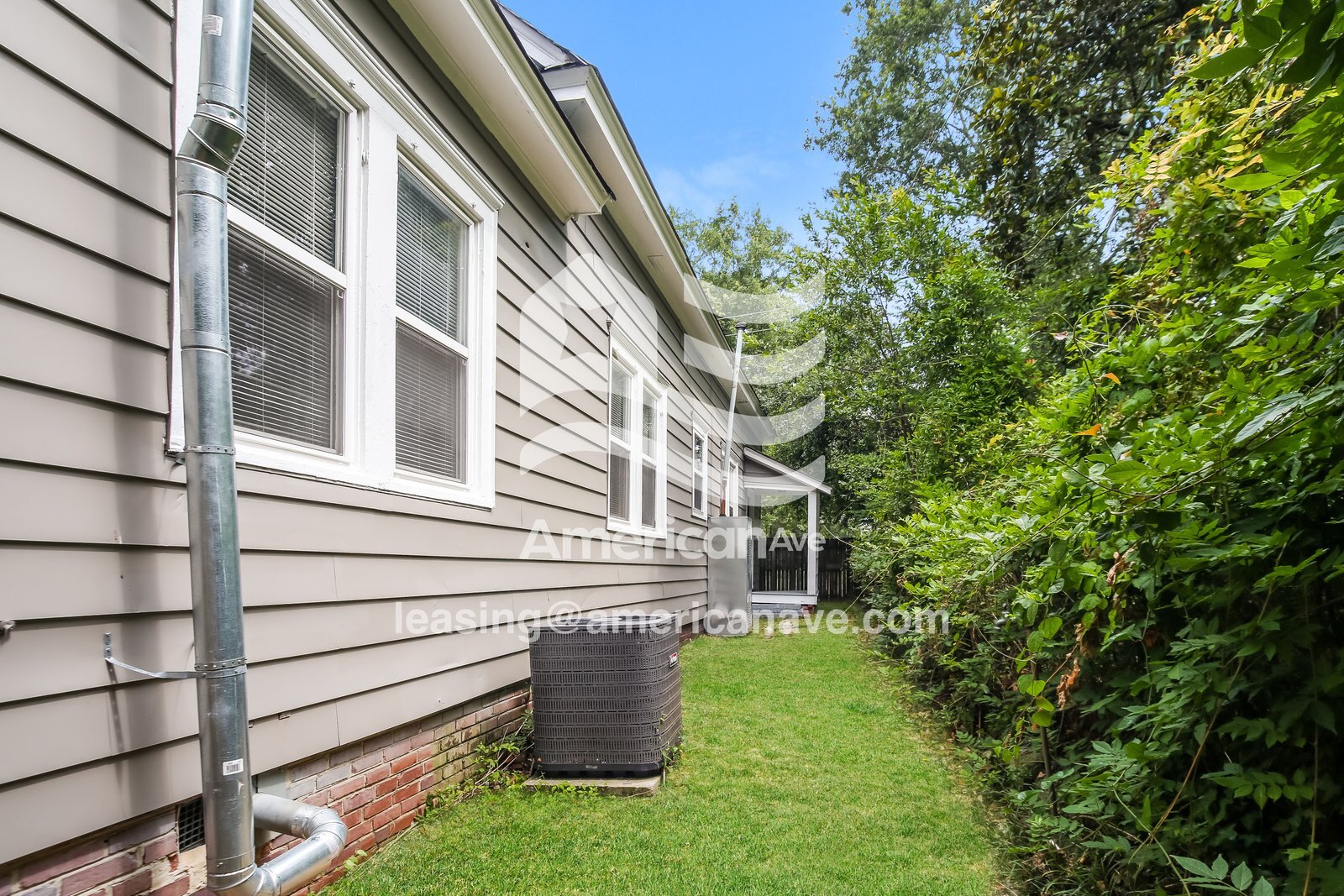 Building Photo - 2116 Pinehurst Rd