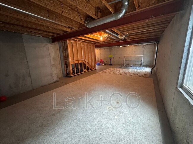 Building Photo - 11416 E 119th Pl