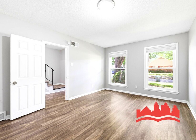 Building Photo - 3281 Foxgate Dr