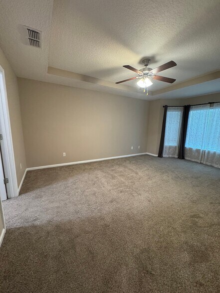 Building Photo - 5409 Parkside Lakes Dr