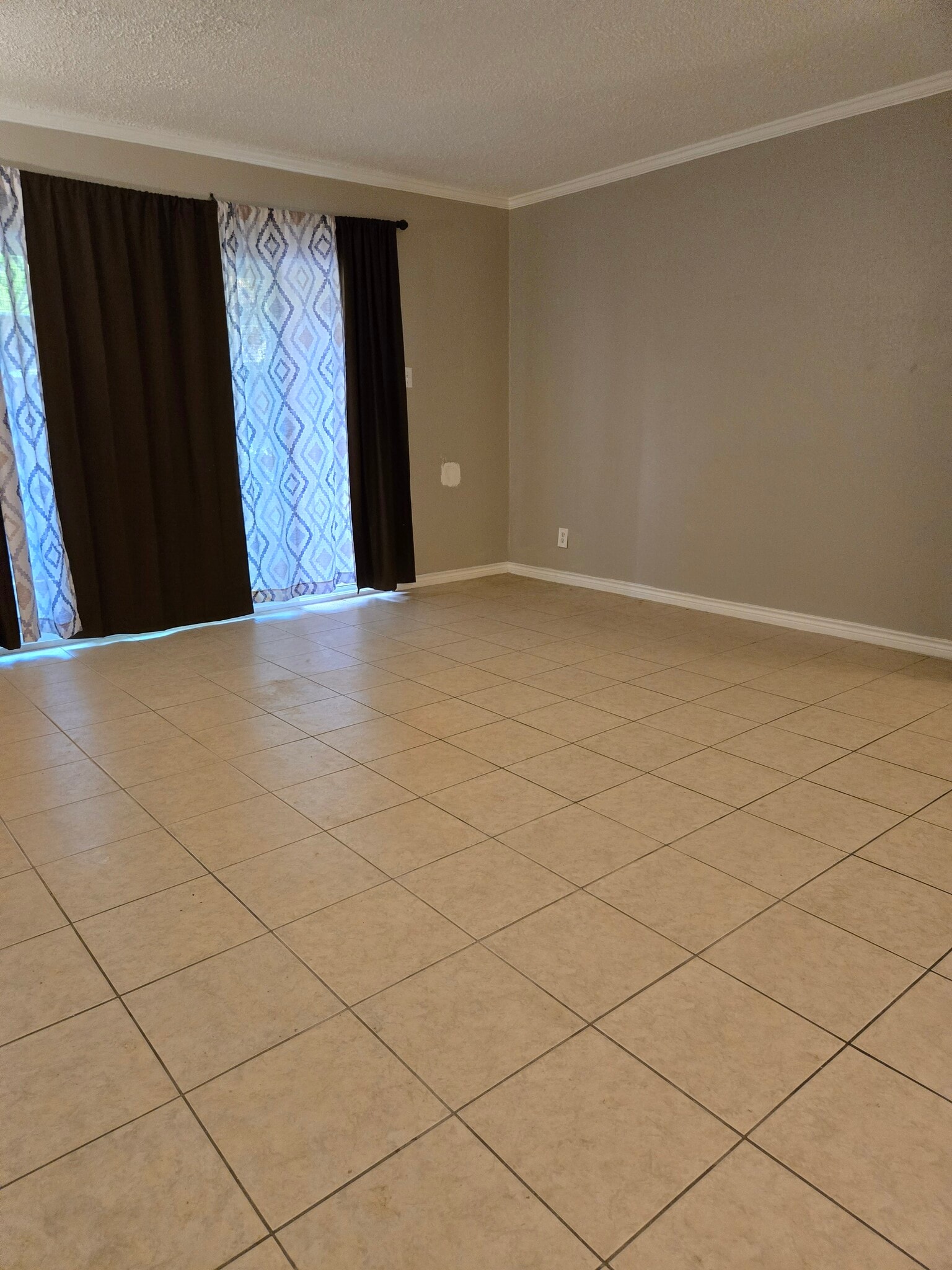 Building Photo - 1819 Babcock Rd