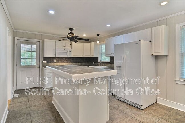 Building Photo - 901 Indigo Ave