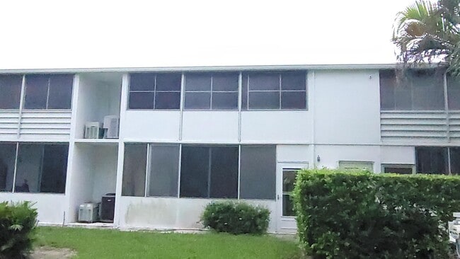 Building Photo - 165 Canterbury G
