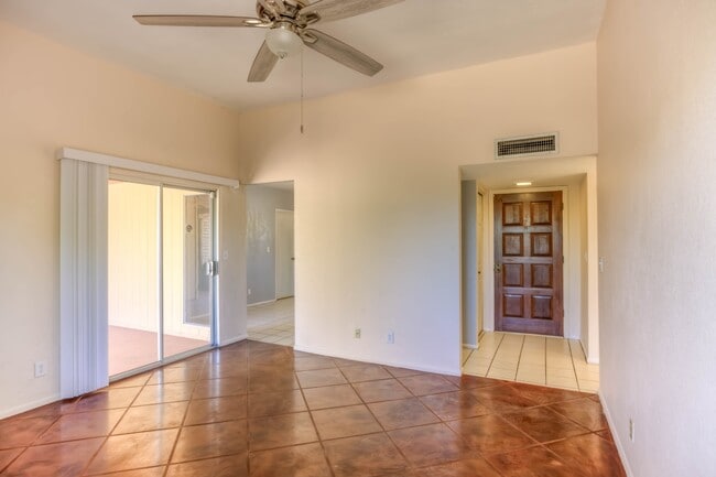 Building Photo - 1422 S Moonflower Ln