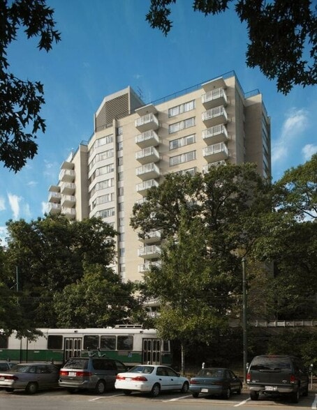 Building Photo - 1531 Beacon St