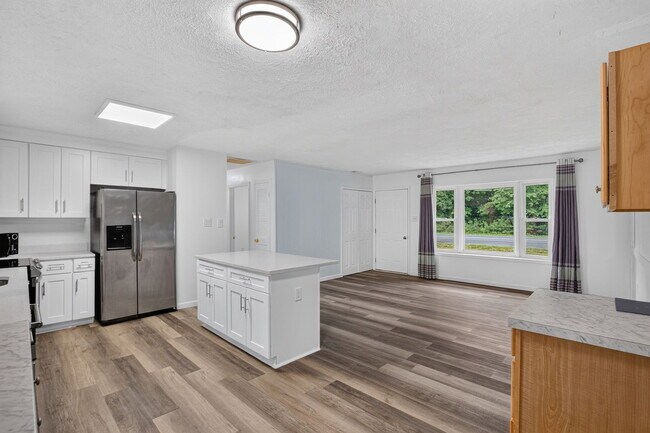 Building Photo - 21465 Indian Bridge Rd