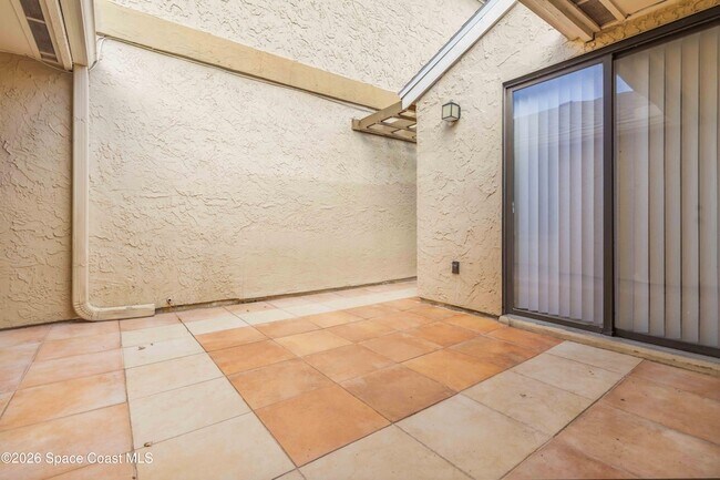 Building Photo - 1480 Sheafe Ave NE