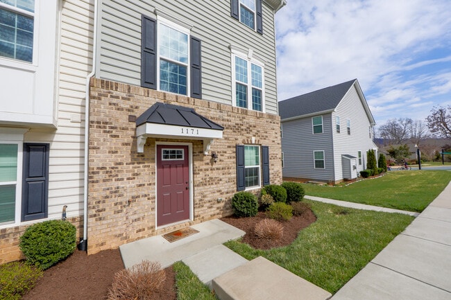 Building Photo - 1171 Sunset Avenue Ext