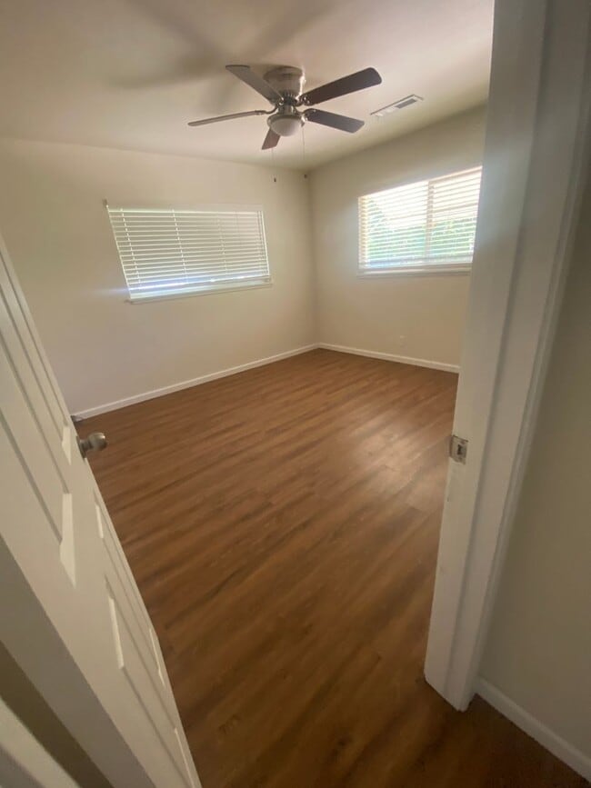 Building Photo - Atwater Central location near Shopping and...
