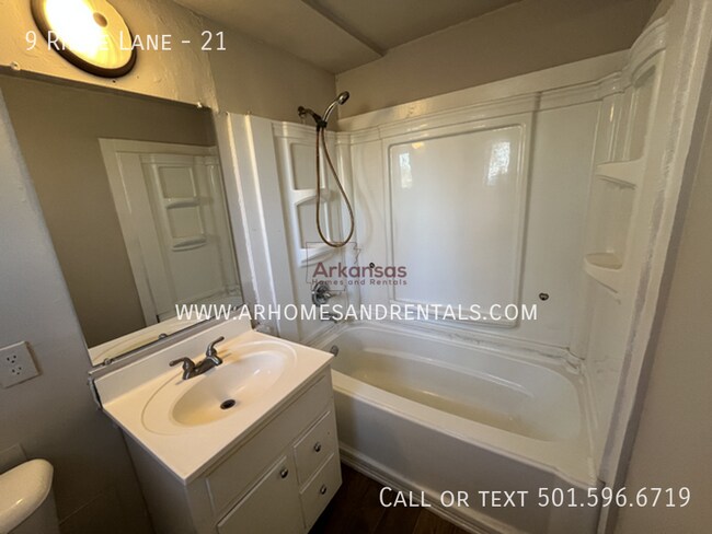 Building Photo - 9 Ridge Ln