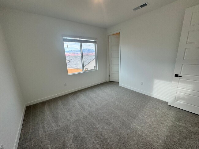 Building Photo - Move in Incentive!! Brand New!!!  Beautiful 4 Bedroom Divario Home! VIEWS VIEWS VIEWS!!!