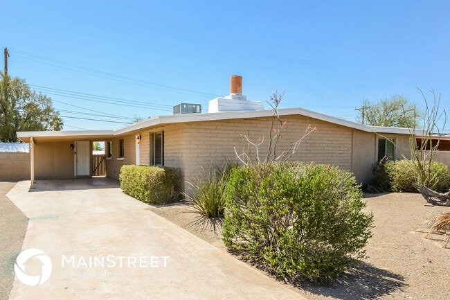 Building Photo - 1702 S Avenida Del Sol