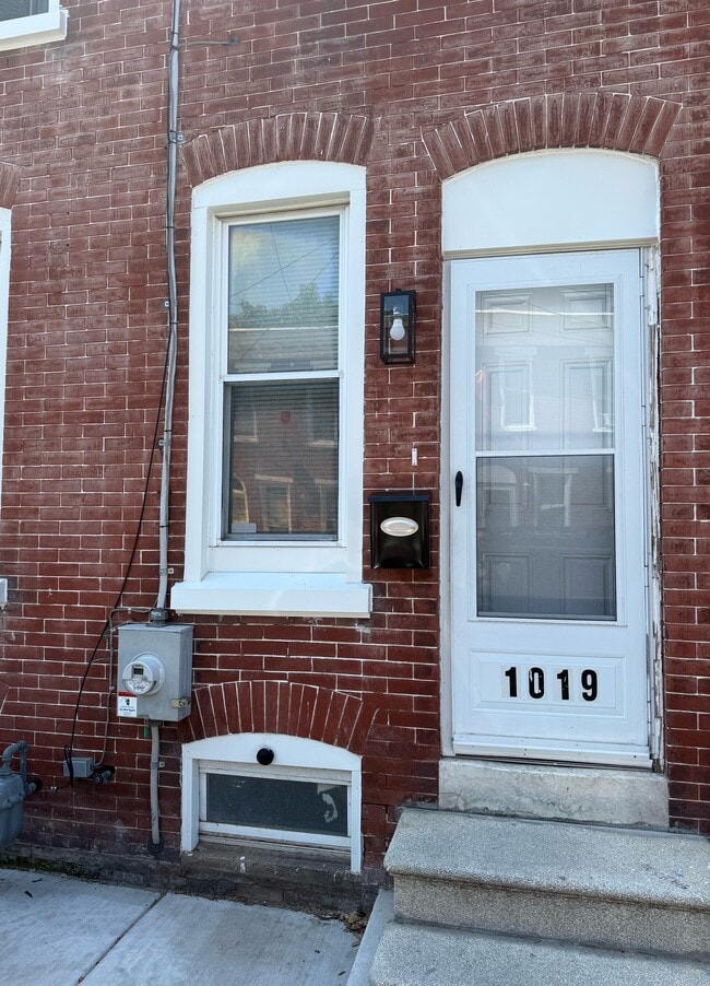 Primary Photo - 1019 Bennett St