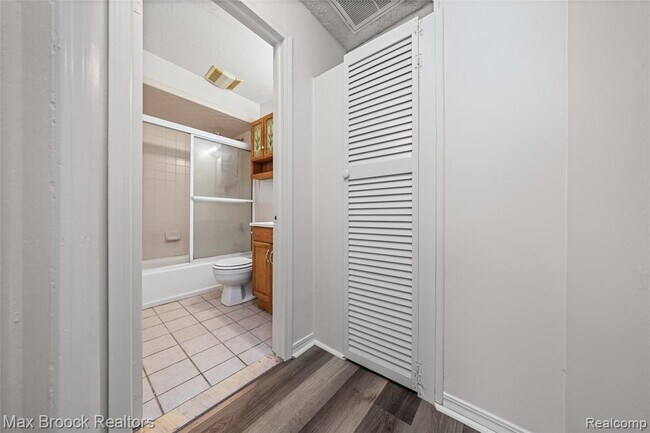 Building Photo - 19217 Birmingham St