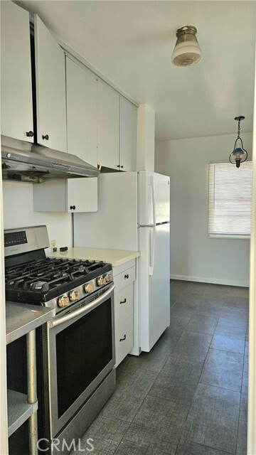 Building Photo - 9721 Ardendale Ave