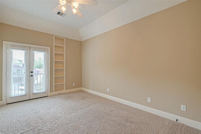Building Photo - 5708 Petty St