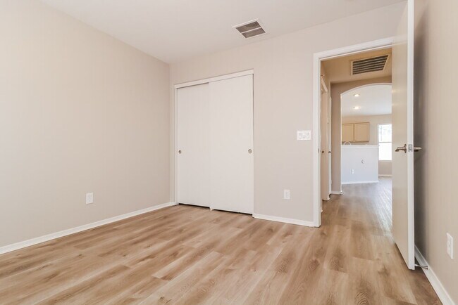Building Photo - 7311 W Cordes Rd
