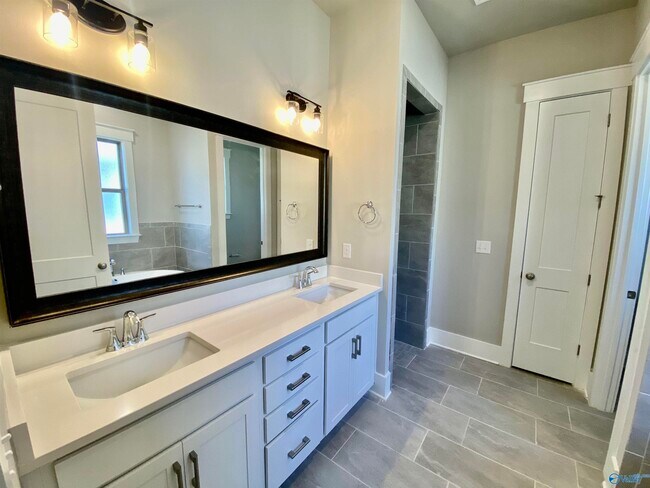 Building Photo - 247 Haystack Dr